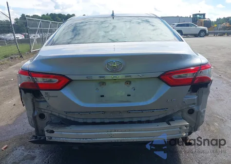 2019 Toyota Camry Le z USA, uszkodzony, nr VIN 4T1B11HK2KU771648